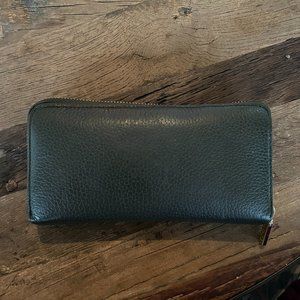 Cuyana pebbled leather wallet (dark olive)